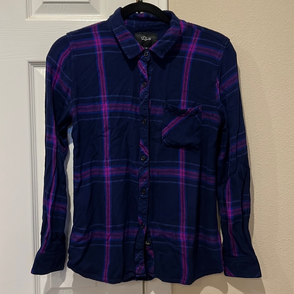 Women’s Plaid Flannel button down - good condition